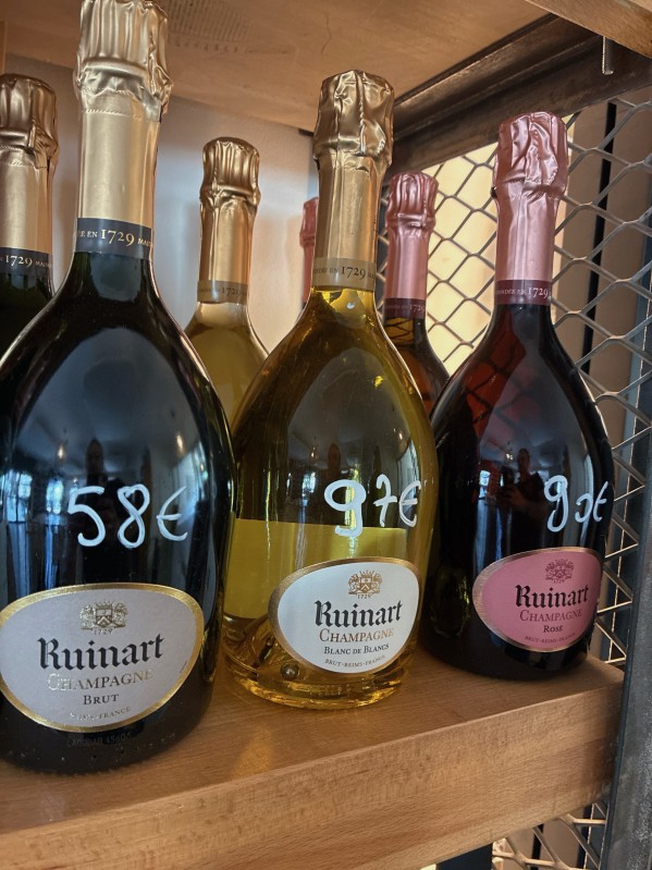 Champagne Ruinart brut également blanc de blanc ou rosé, grande maison de Champagne situé à Reims